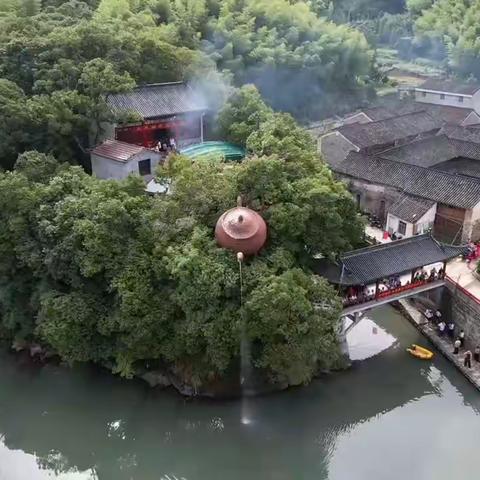 迈上新台阶，建设新农村