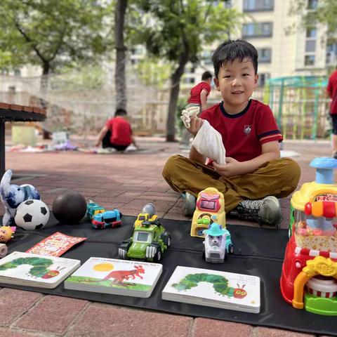 《萌娃当家，童趣集市》——童林堡唐冶园大班级部跳蚤市场