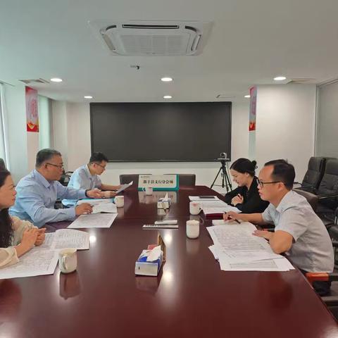 分行党委委员、副行长黄思伟到新丰支行调研