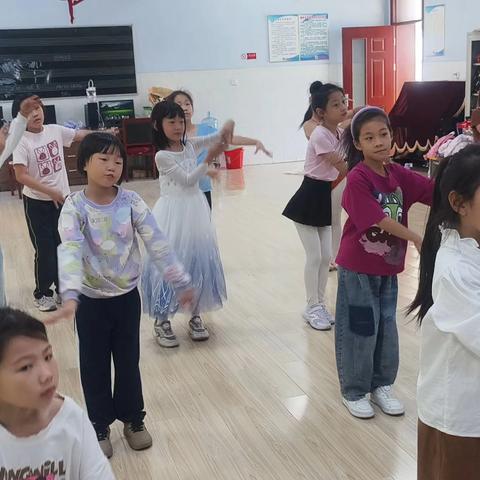 临邑师范附属小学教育集团总校区以爱为舞中国舞舞蹈社团课💃