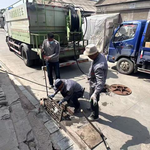 疏通排水管道 做好防汛准备