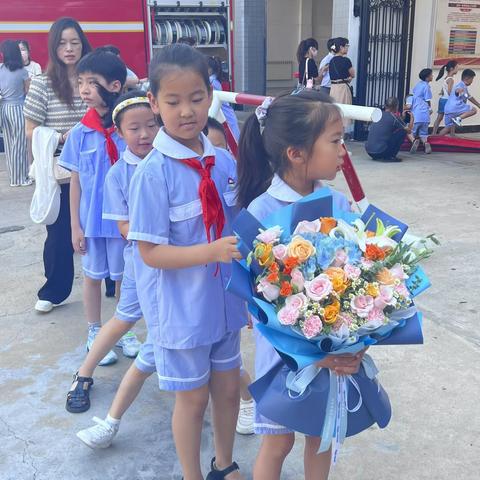 🚒走进消防队  致敬逆行者——许昌市实验小学二（14）班第七小队假日活动