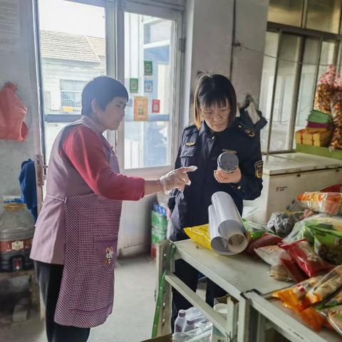 相公庄市场监管所开展小餐饮、小食品店检查，保障群众饮食安全