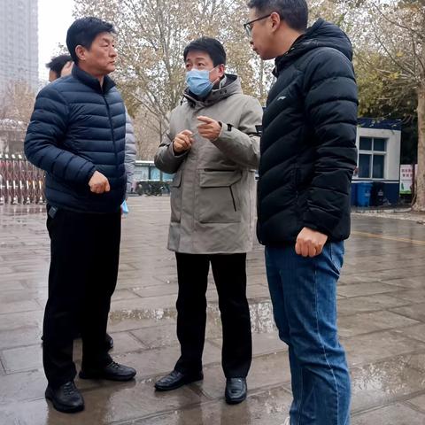 齐晓兵到分包学校督导近期重点工作