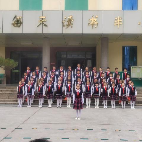 庆国庆76周年，红歌联唱