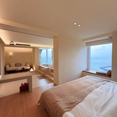 日落海景浴池大床房404