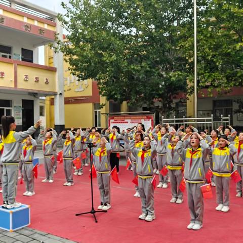 《红歌嘹亮感党恩 童心共筑中国梦》——柳村小学师生同庆2025年国庆