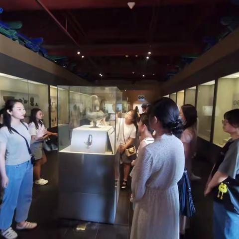 “倾听历史  文明前行”南城街道返乡大学生社会实践活动