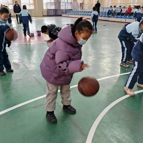 萌童趣运动  欢乐溢校园——西宁市东方小学冬季趣味运动会