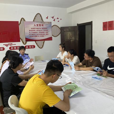 粮库社区开展宣传《民法典》活动