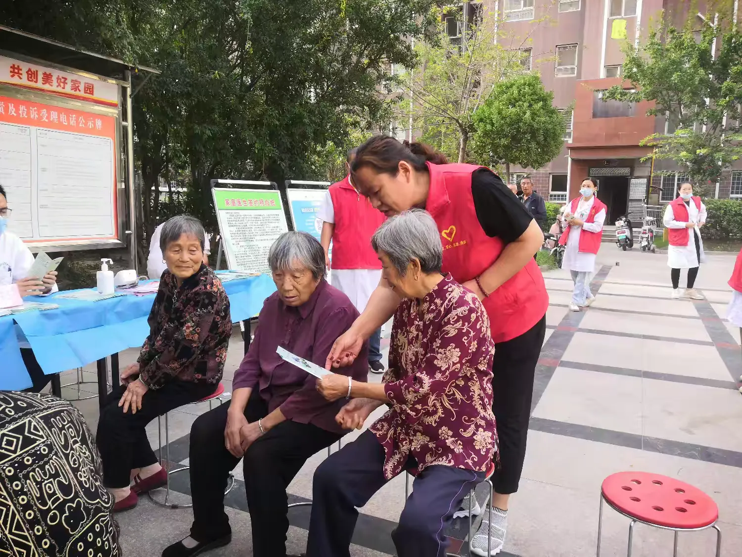 鲁西新区佃户屯街道开展“新市民 健康行”主题宣传活动