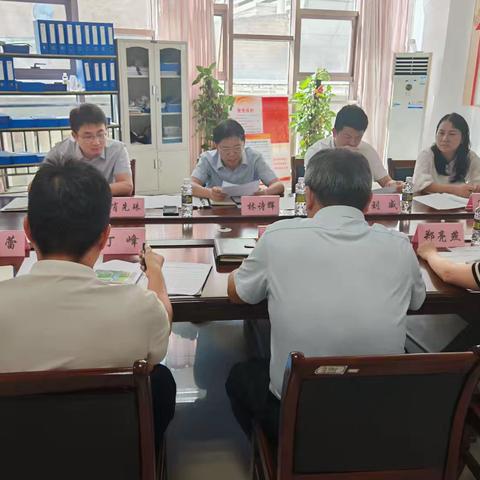 省住建厅一行到陵水调研房地产开发投资和建筑业稳增长情况