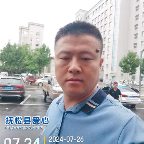 《光影中，爱心温暖困难儿童》