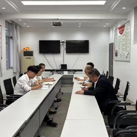 旬阳支行深入学习“四风”和中央八项规定精神，开展思想“大讨论”