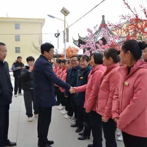 浓浓暖意 殷殷真情——麟游县县委书记王海刚春节前夕慰问特困老人