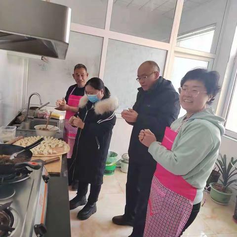 饺香迎冬至   关爱送温情
