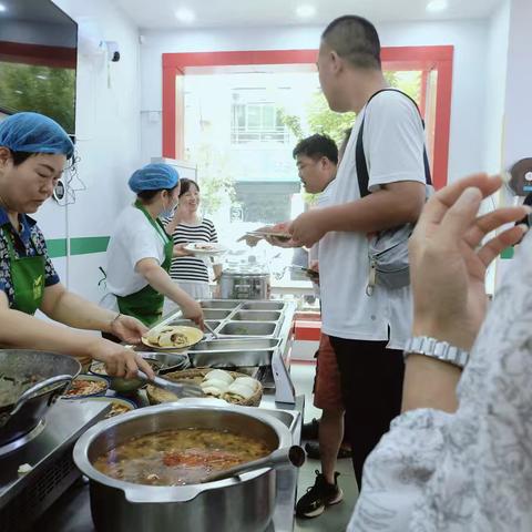 社区惠民食堂！家的味道