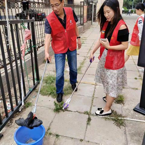 抚宁区开展“文明城市环境卫生日“活动