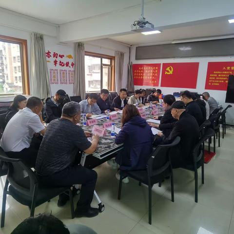 万树园社区召开加装电梯协调会