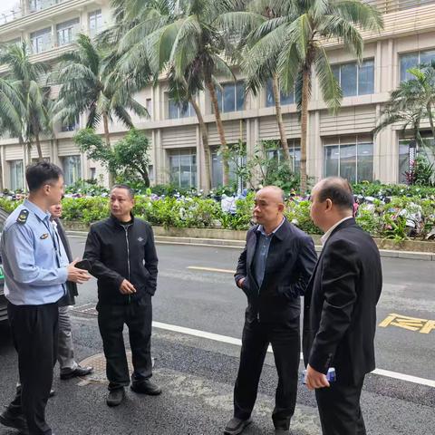 美兰区区委常委、副区长王辉带队开展食品安全检查工作