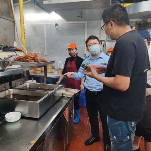 海口市市场监管局美兰分局强化餐饮油烟治理助力大气污染防治