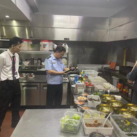 海口市市场监管局美兰分局强化餐饮油烟治理助力大气污染防治