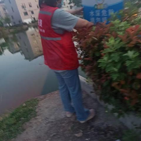 村里防溺水巡查