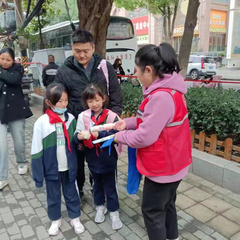 筑牢禁毒防线 守护多彩童年