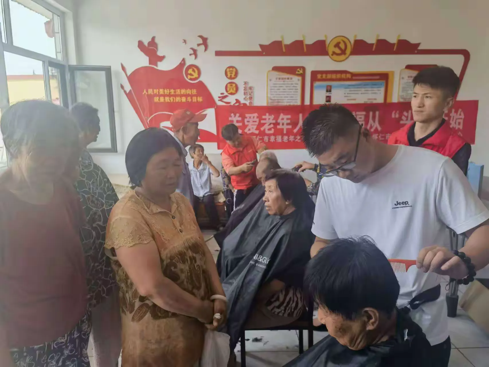 简篇-“关爱老年人,最美中国行”——云西街道于家园村开展关爱老人活动