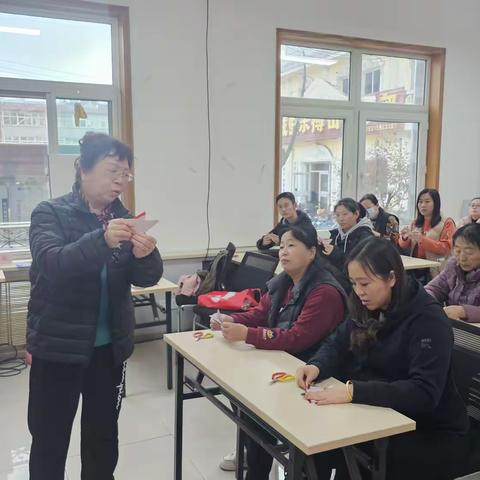 山化社区开展“巧手剪新意 文明共传承”剪纸主题活动