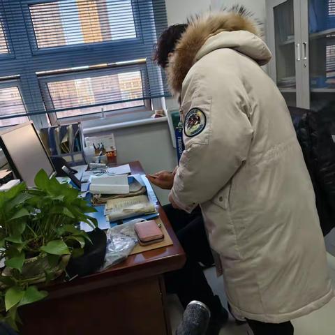 【蒙速办·呼宜办·帮办代办】     前巧报社区帮办代办灵活就业居民办理退休材料的收集