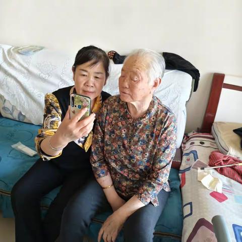 【蒙速办·呼宜办·帮办代办】   前巧报社区帮办困难残疾人申请辅助器具