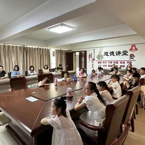 社会主义核心价值观“三个融入”| 榆山街道文汇社区:童心看世界 观影伴成长