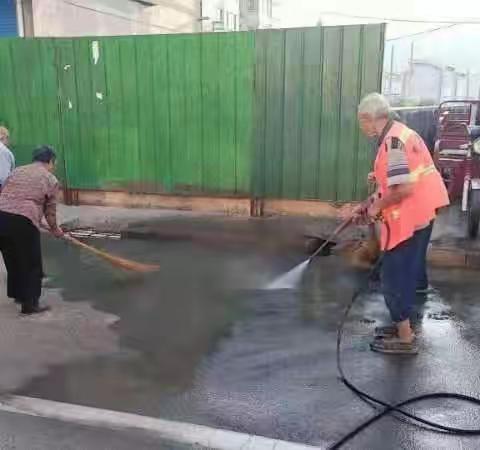 任村镇持续开展清理道路和村庄倒塌废旧住宅整理行动