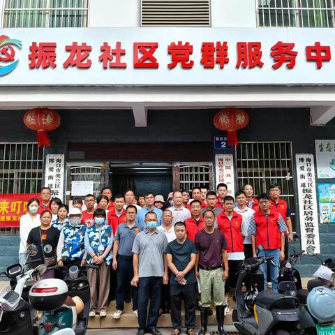 美兰区博爱街道退役军人号角志愿服务队周末开展“爱国卫生运动 预防基孔肯雅热”防控工作