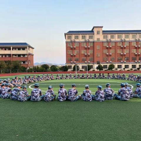 崇阳县中立寄宿学校——铿锵军魂，激昂青春