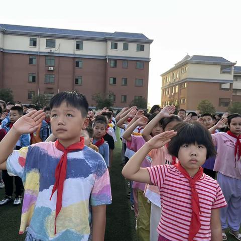 崇阳县中立寄宿学校  开展“红心向党勿忘国耻振兴中华”  主题教育活动