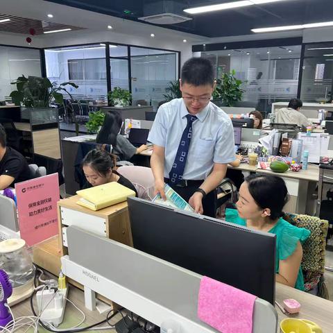 建行青浦城东支行金融教育宣传周——普及金融知识，守护群众权益