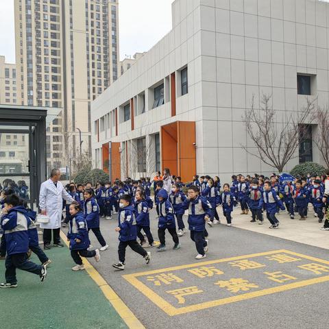 沣润和园小型消防救援站联合同文路小型消防救援站开展开学季“消防安全第一课”宣传培训活动