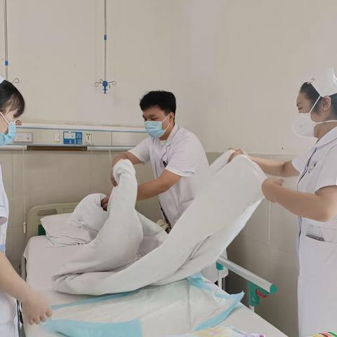 小心防护，用心护理——肝病科  程浩