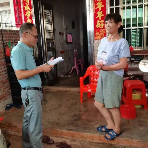 临高县农业综合服务中心开展创文创卫活动