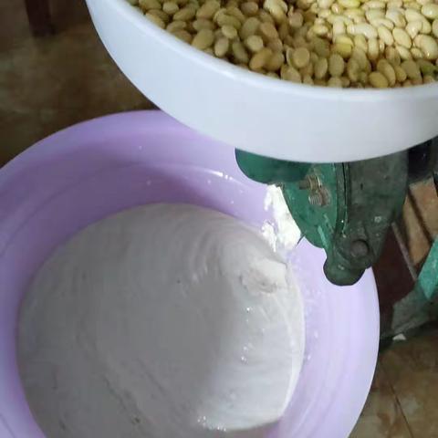 柳城小学六（5）班涂可欣小城故事随手拍――寻畲乡年味之宣平豆腐