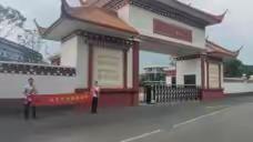 都江堰幸福大道支行“张富清金融服务队”送服务进校园