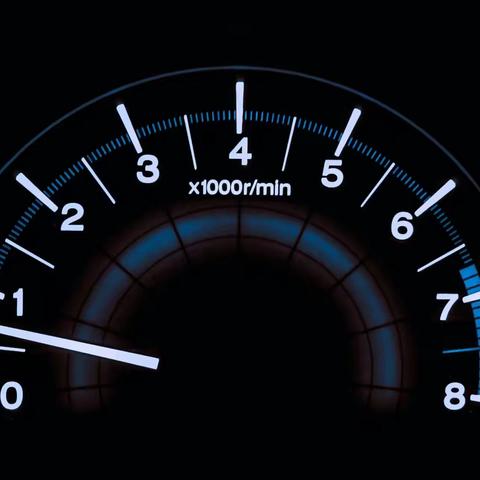 迈向成功：解读新能源汽车企业竞争优势策略