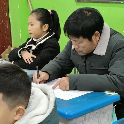 校长推门听课 助力教师成长——宁陵县第二实验小学校长推门听课活动