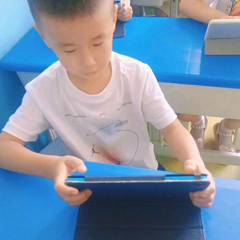 米米幼儿园米果一班七月份成长足迹👣👣