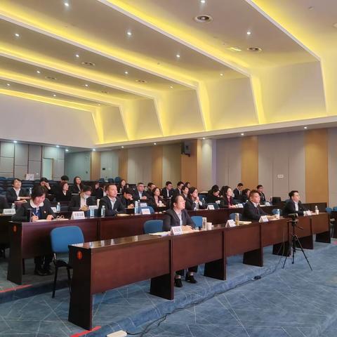 强化党建引领 守牢纪律底线