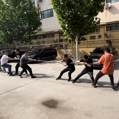 趣味联谊“庆五一”                     活力焕发“迎五四”