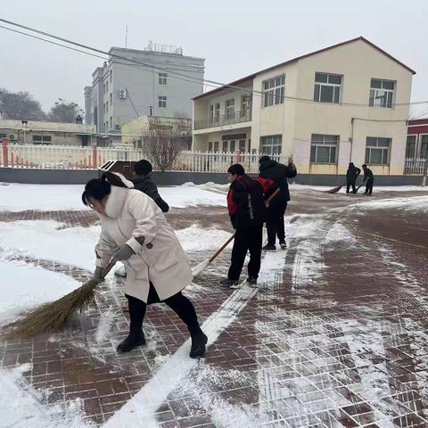 雪落是景 扫雪是情——南皮县潞灌小学扫雪除冰活动