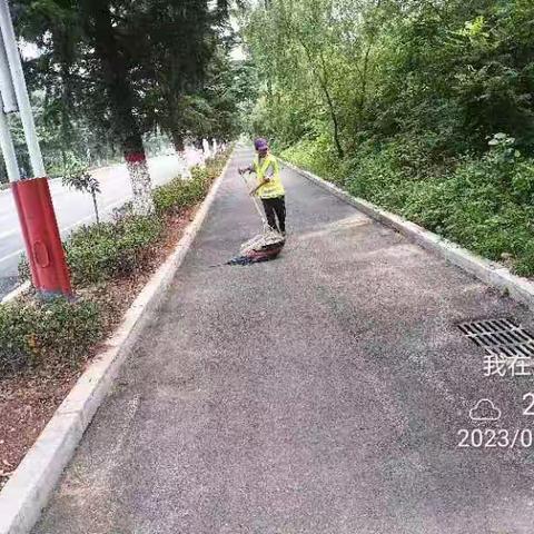 【轩昂环保】推进夏日环卫保洁，提升乡村生活环境